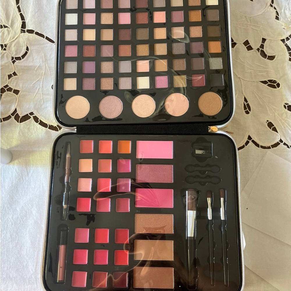 Macys glam case makeup set